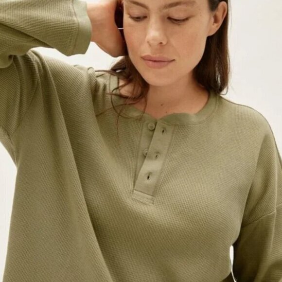 Everlane Green Henley - NWT - Picture 3 of 4